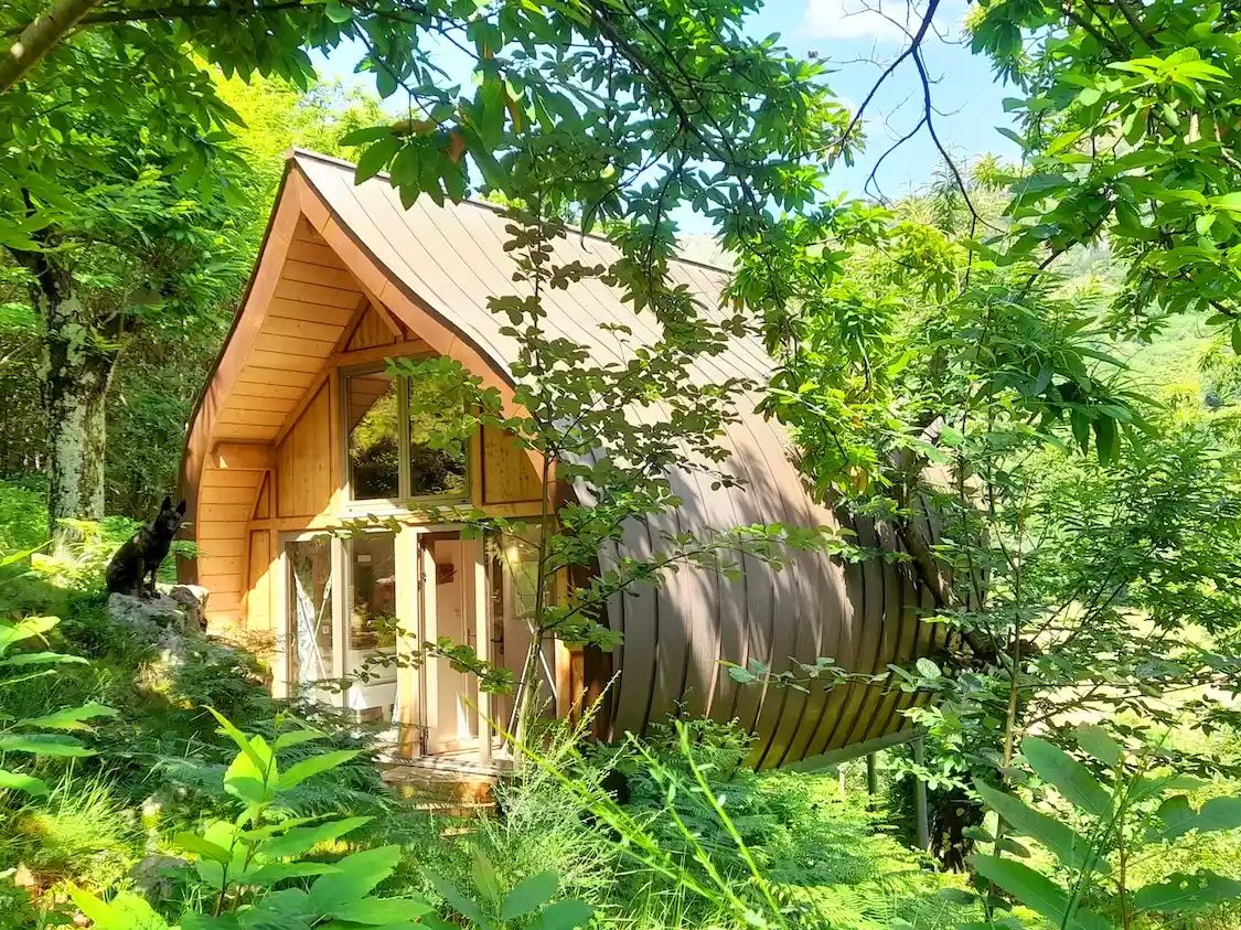 cabane insolite en Ardèche, la châtaigne