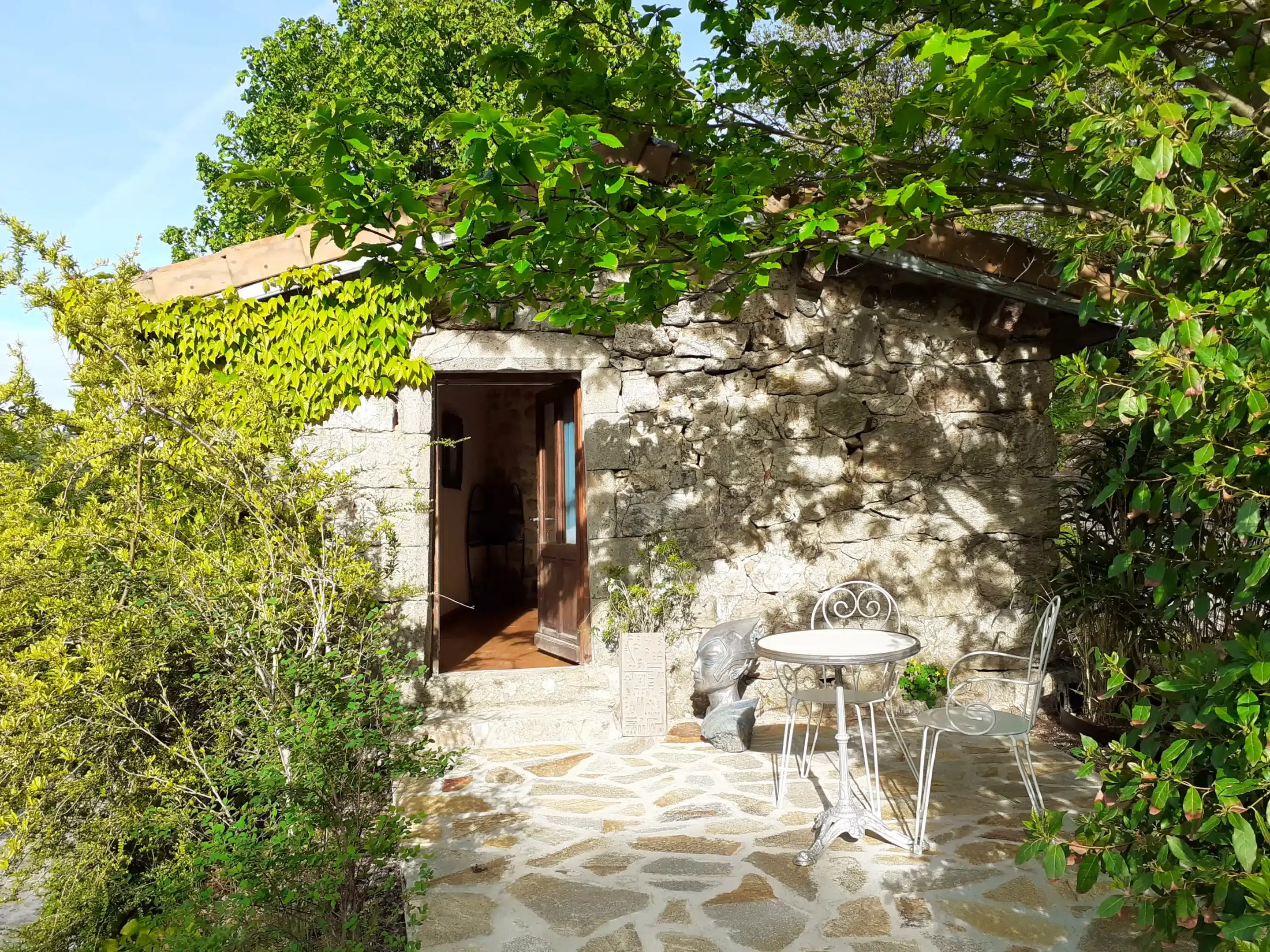 Terrasse ensoleillé, La Louve